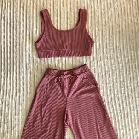 Lulu’s Two-Piece Set ~ Medium - Picture 3 of 7